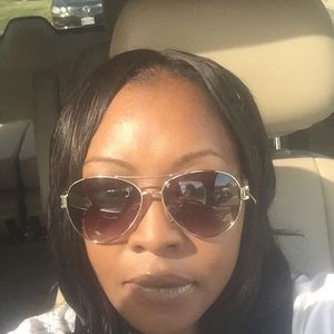 Meet your Posher, Sandy